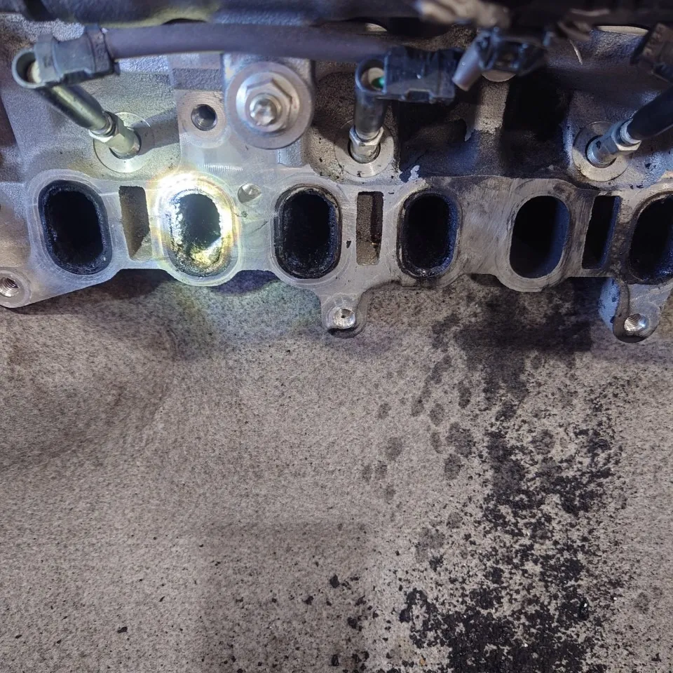 H様デミオの煤清掃です。