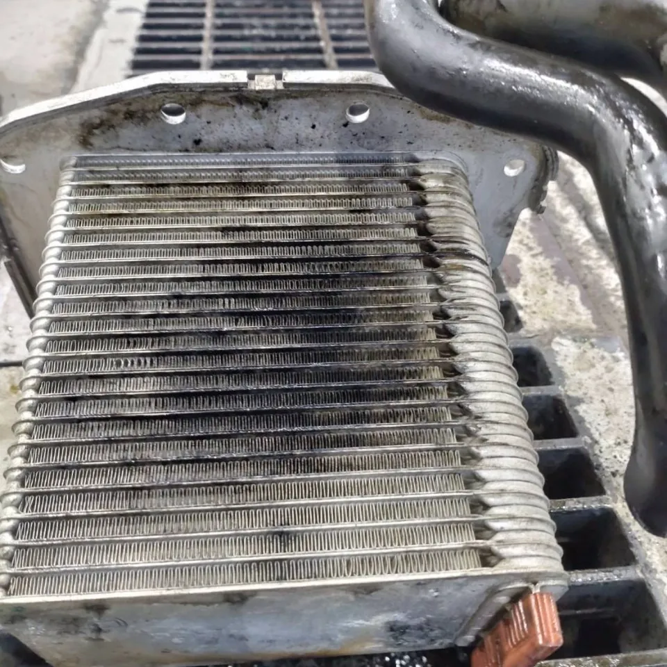 H様デミオの煤清掃です。